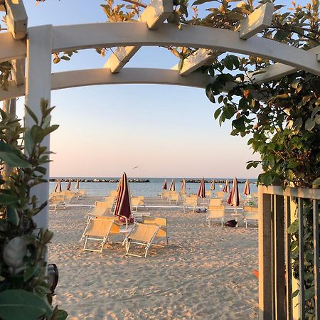 Hotel Locanda Delle Dune 벨레지아아지마리나 외부 사진